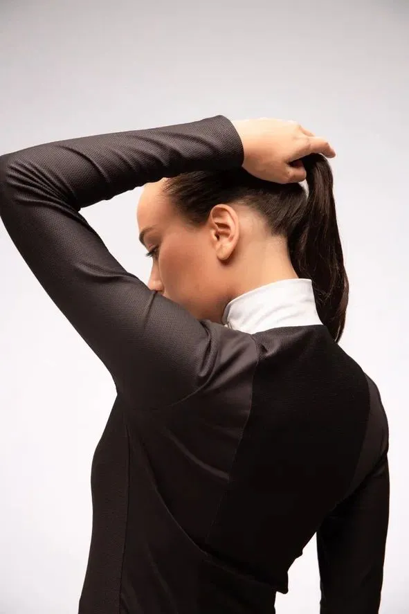 Черное поло, белая стойка, длинный рукав, M