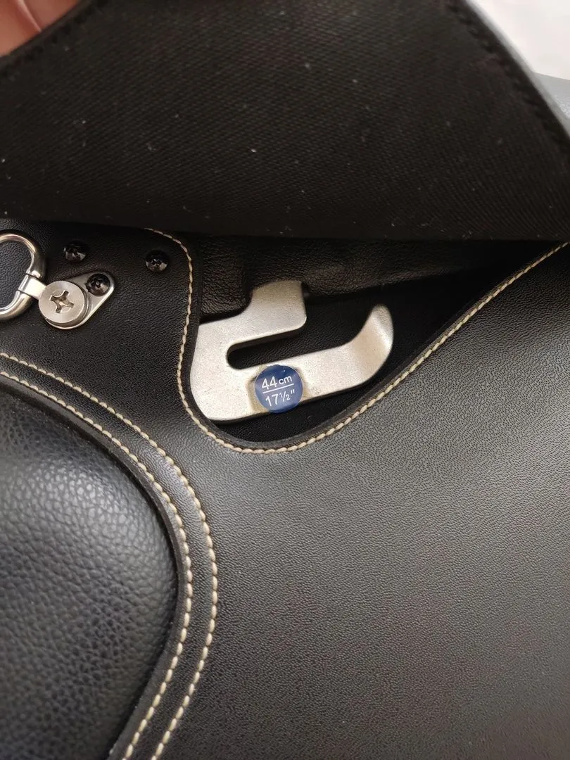 Седло Wintec 500 Jamp Rear FB HART по всаднику 17.5