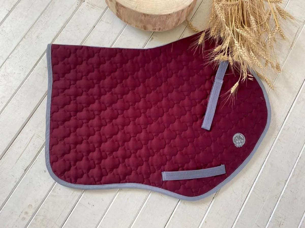 Вальтрап конкурный фигурный с серой окантовкой (бордовый)