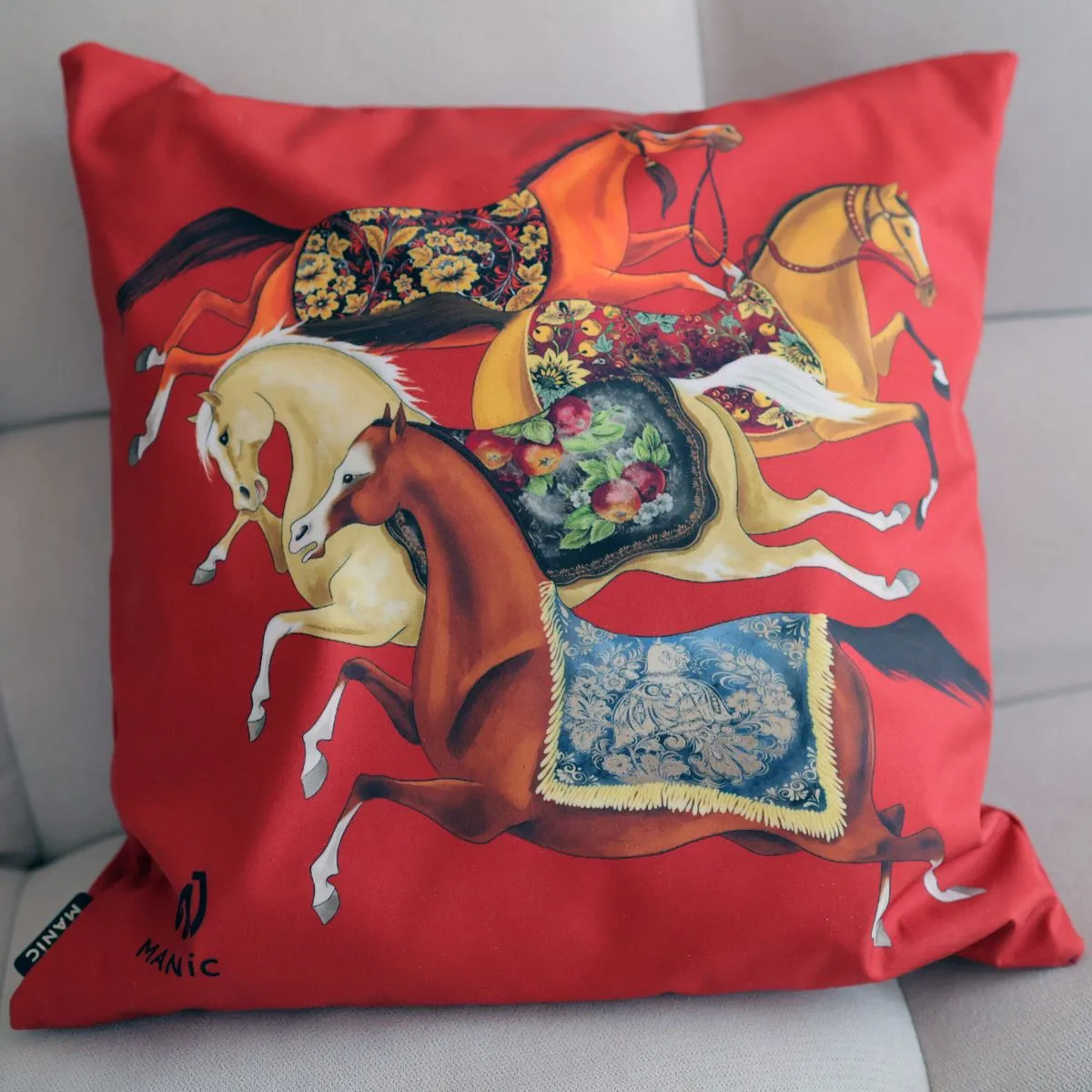 Подушка декоративная Красная, MANIC