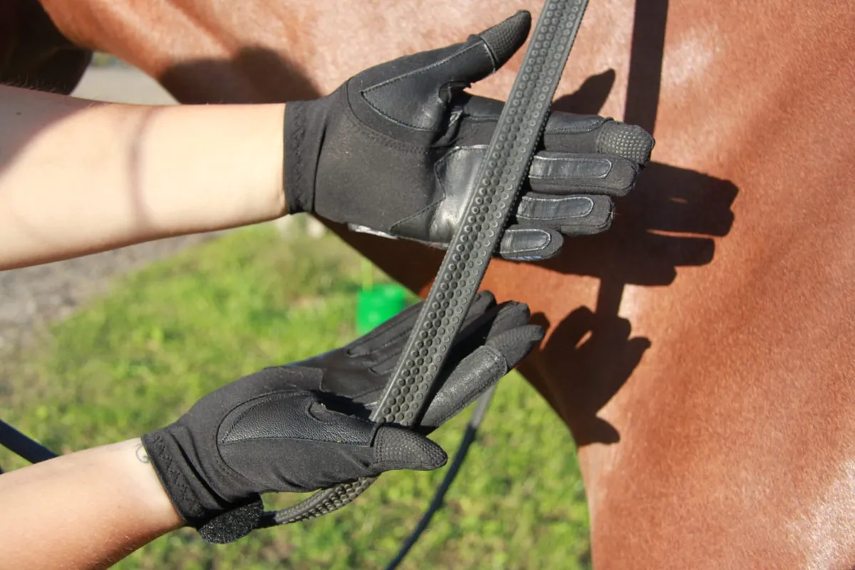 Женские всесезонные перчатки Tasmanya из натуральной козьей кожи S