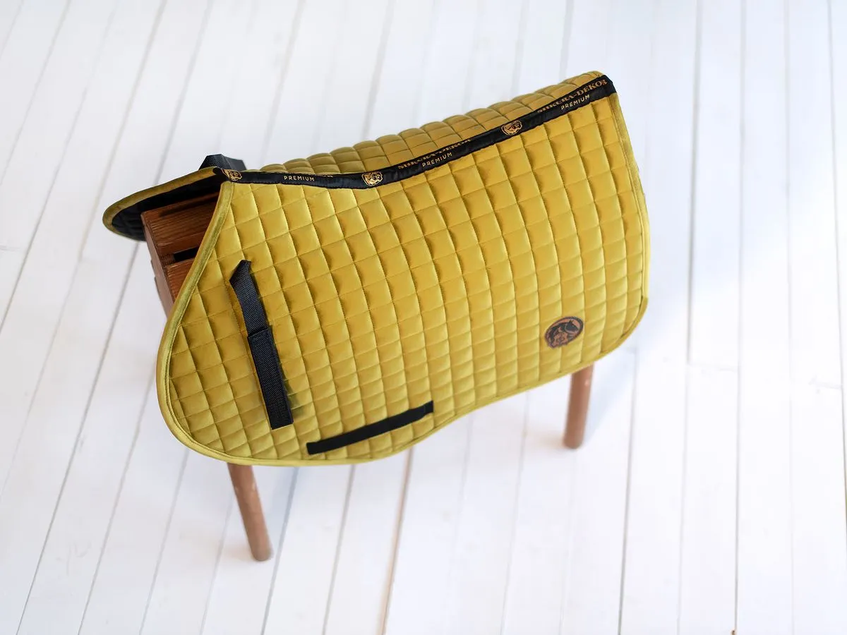 Вальтрап фигурный  велюровый золотисто-оливковый