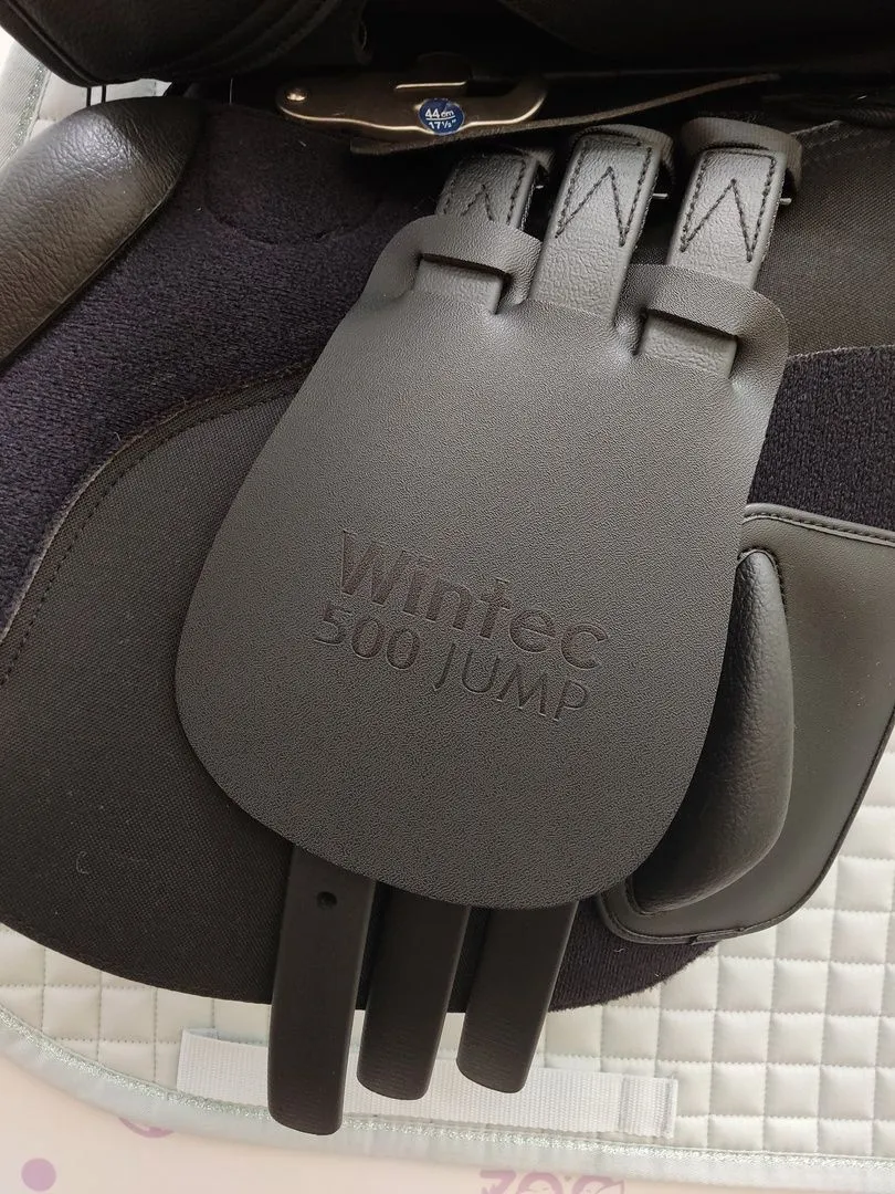 Седло Wintec 500 Jamp Rear FB HART по всаднику 17.5
