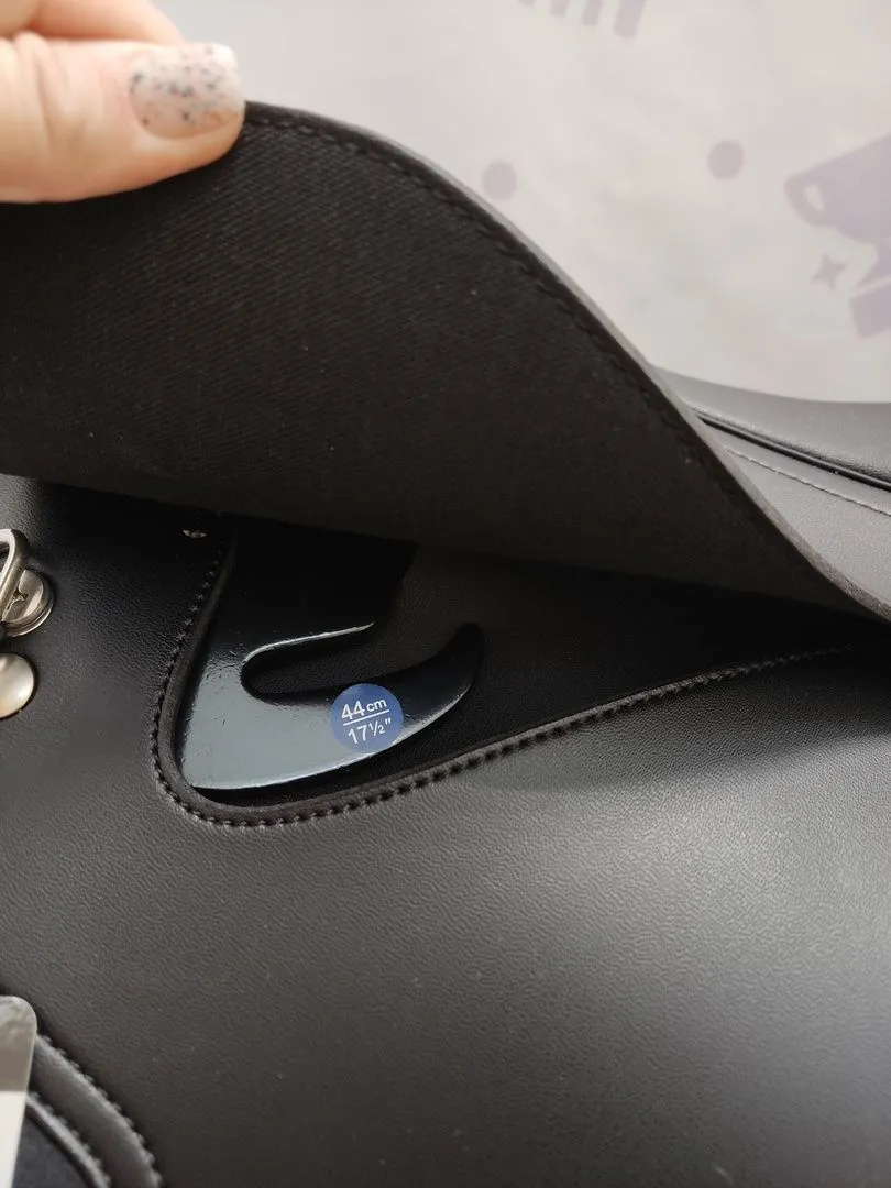 Седло спортивное Wintec 250 All Purpose Flock 17.5